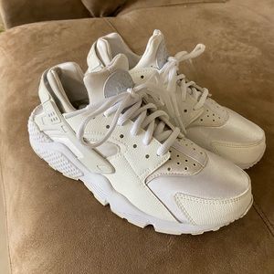 Nike Air Huarache size 7.5